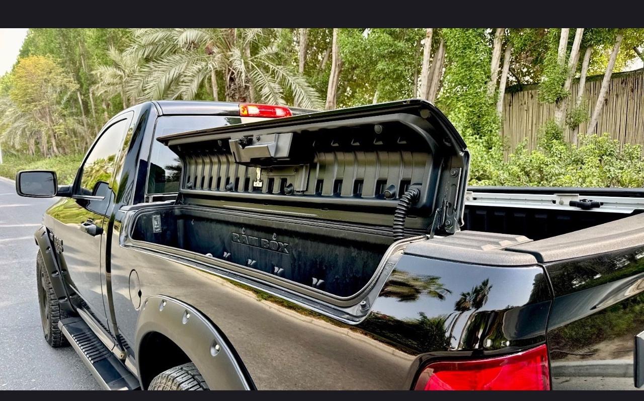 Dodge RAM 4WD 5.7 V8 Extra Cab * Box Sport