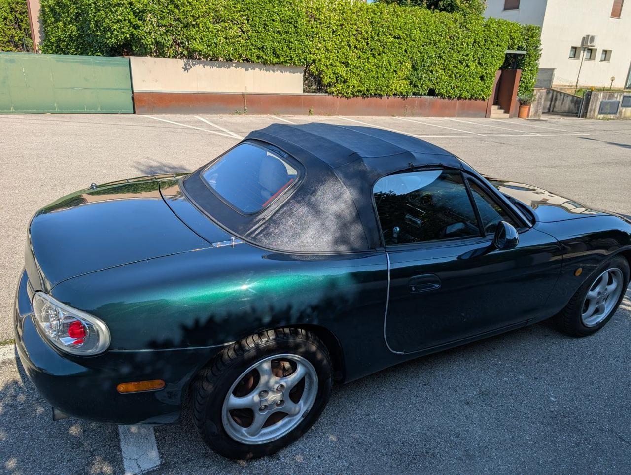 Mazda MX-5 1.6i 16V cat