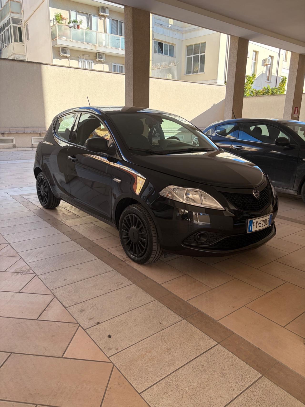 Lancia Ypsilon 1.2 69 CV 5 porte S&S Elefantino Blu