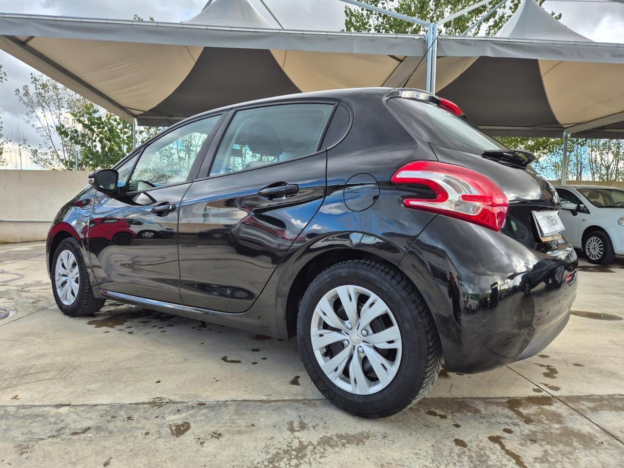 Peugeot 208 1.2 VTi 82 CV 5 porte Allure