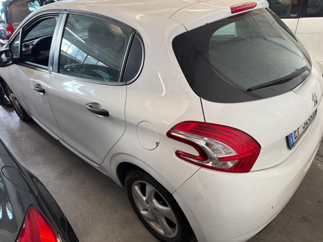 Peugeot 208 1.4 HDi 68 CV 5 porte Access