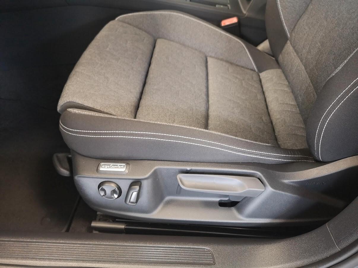 Volkswagen Passat Variant 2.0 TDI SCR EVO DSG Business NAVI - RETROCAMERA