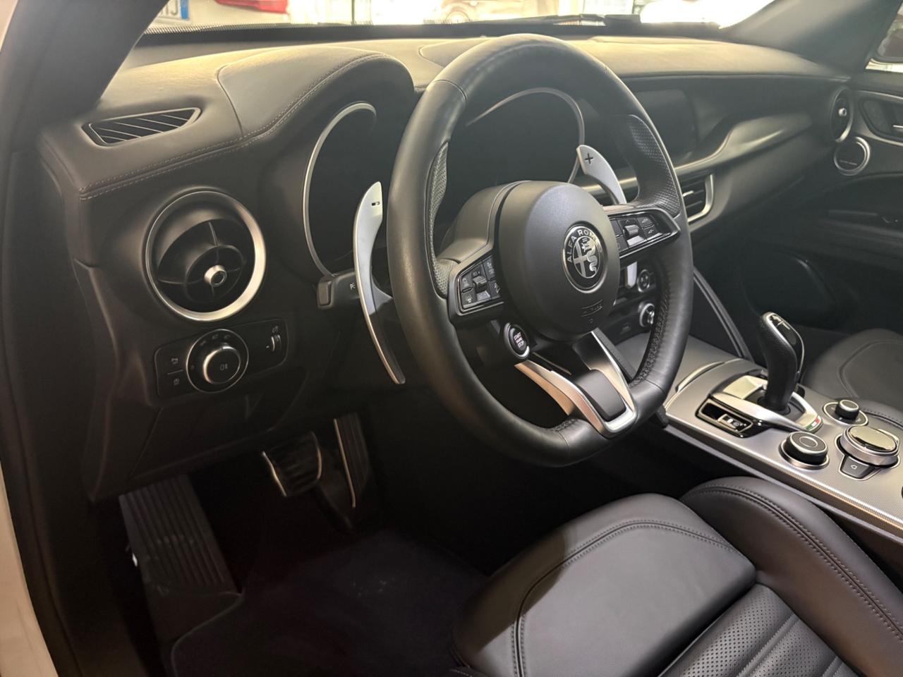 Alfa Romeo Stelvio 2.2 Q4 210 CV AT8 Veloce
