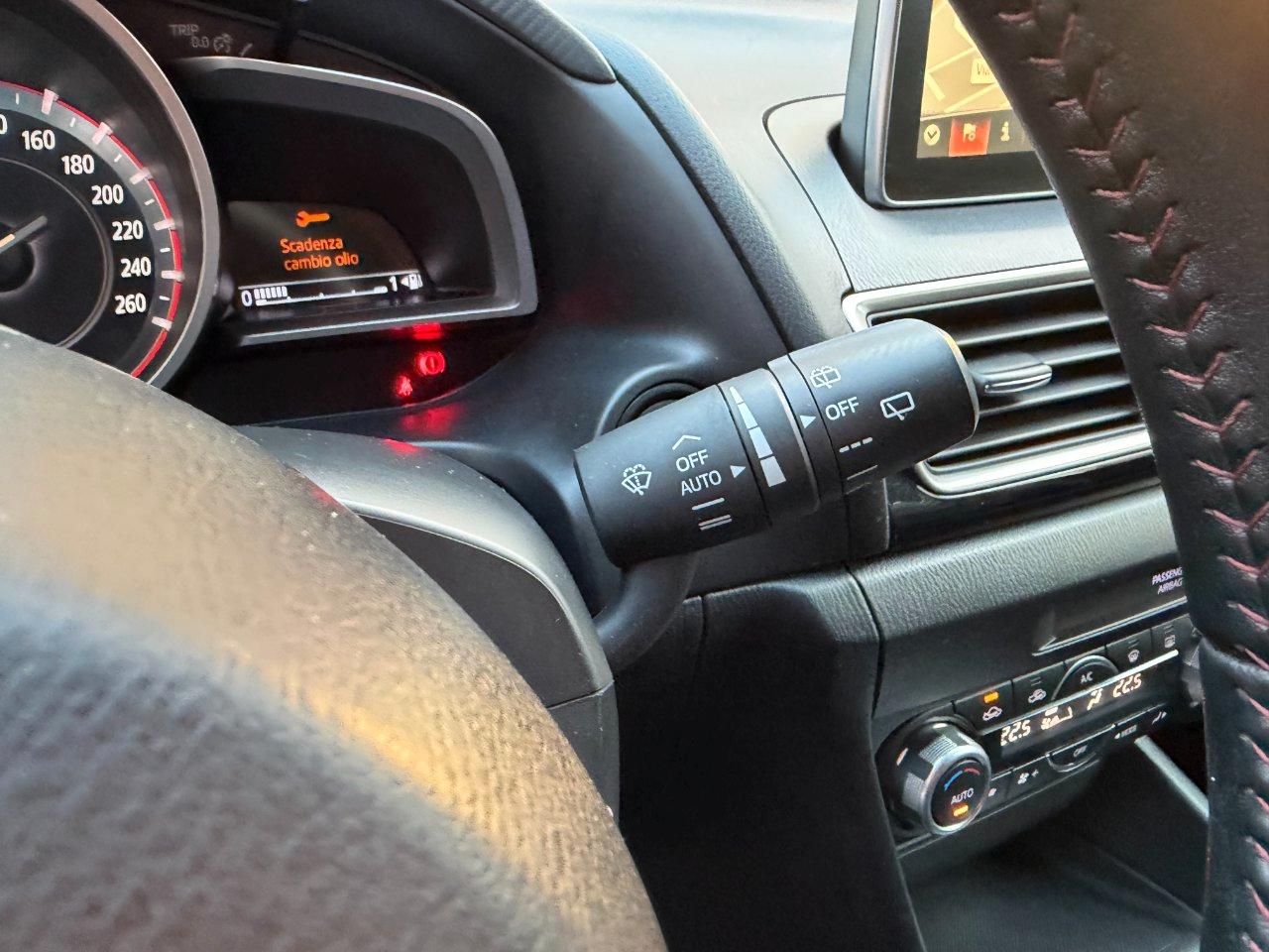 Mazda 3 5 Porte 3 5p 1.5 Evolve 100cv E6 NAVI+XENON+PDC NEOPATENTATI OK