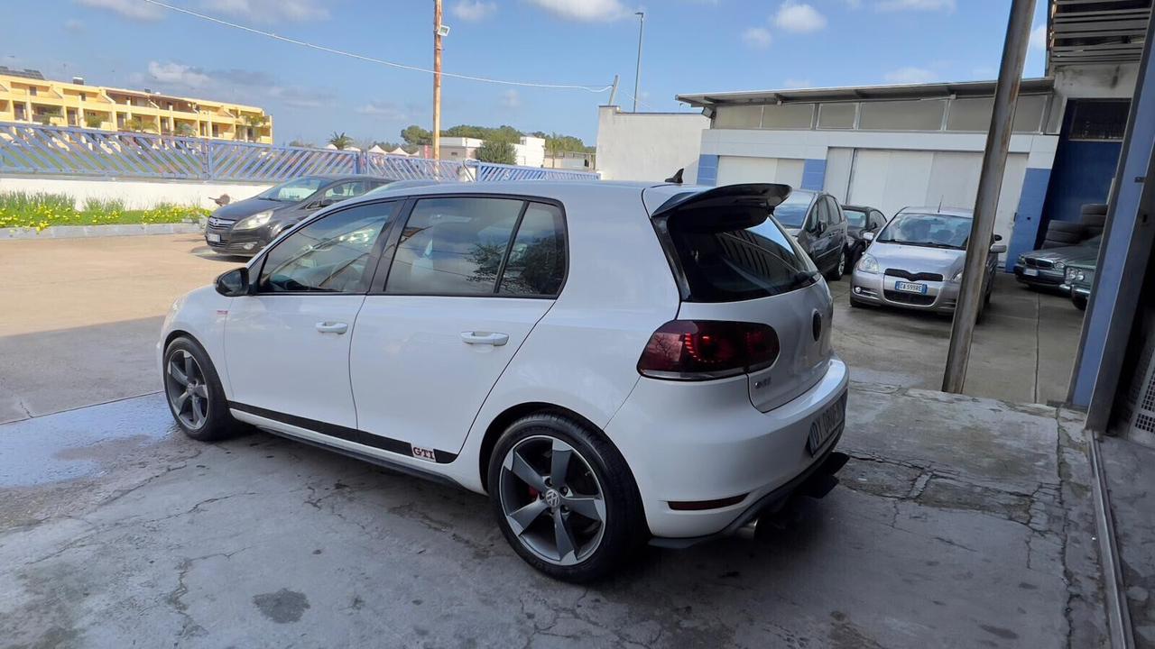 VOLKSWAGEN GOLF GTI 2.0 TSI 5P. 210CV