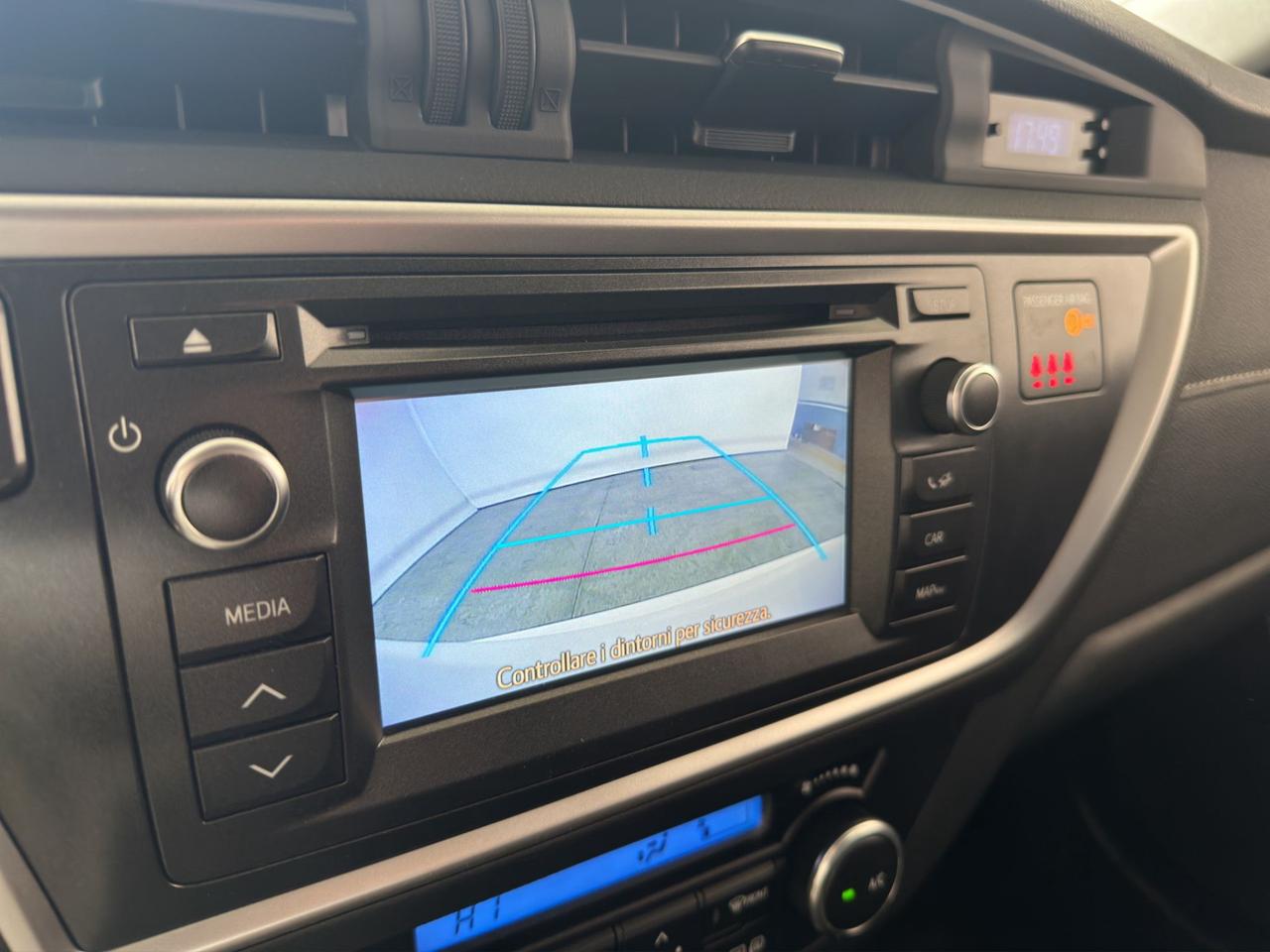 Toyota Auris 5p 1.8h Active+