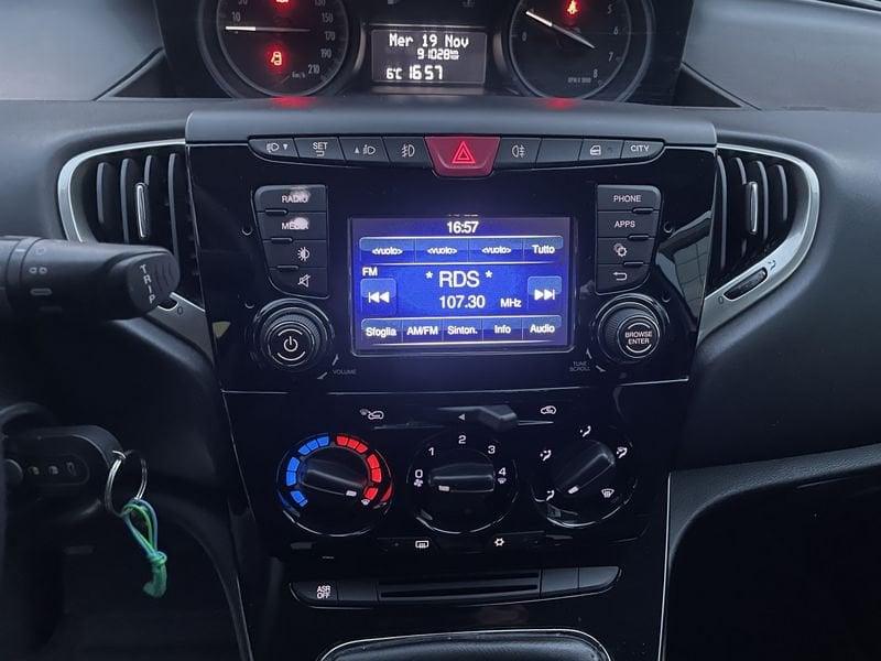 Lancia Ypsilon Ypsilon 1.2 Platinum 69cv NEOPATENTATI