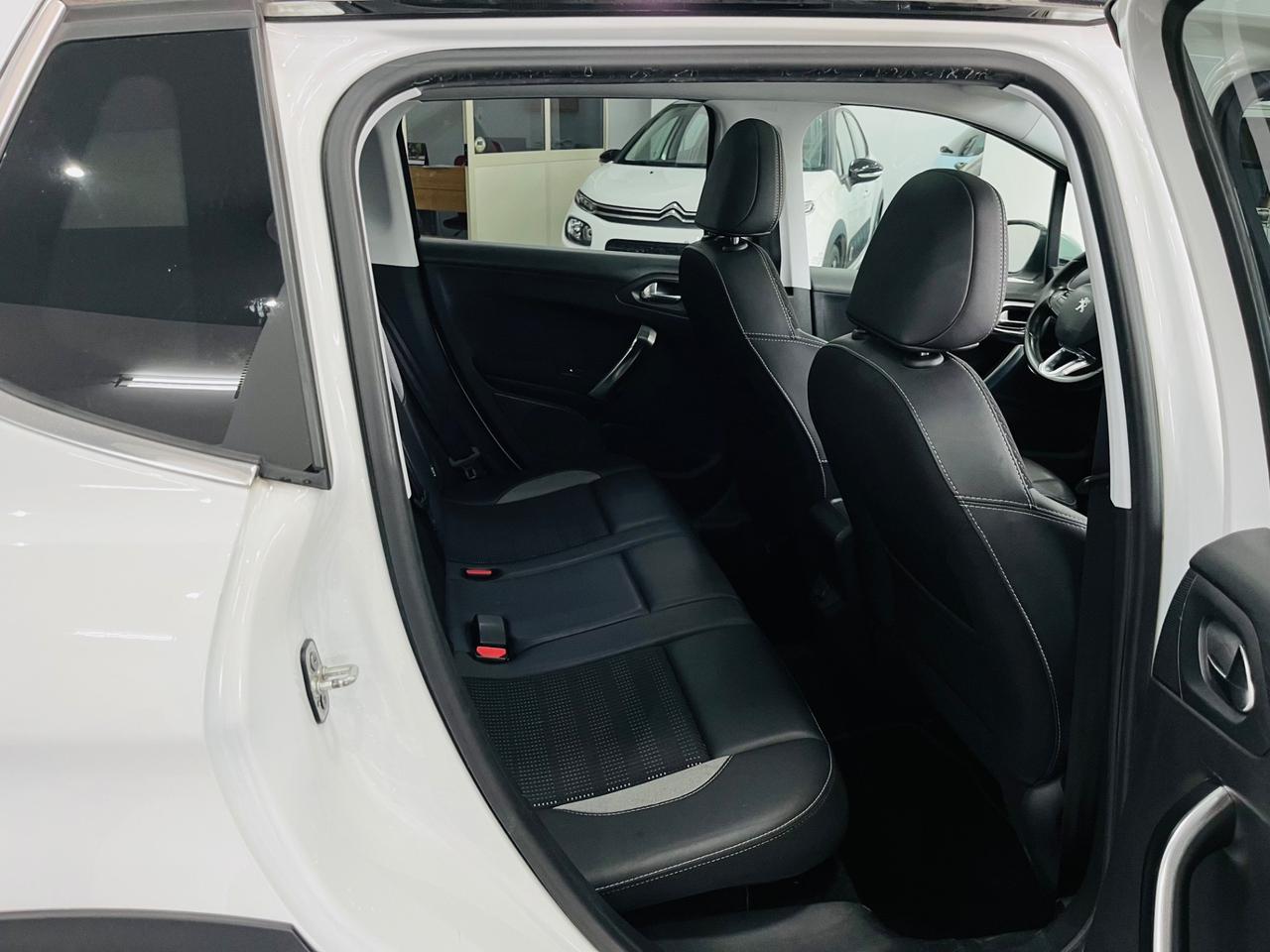 Peugeot 2008 1.6 BlueHDi 100 Allure anno 2017