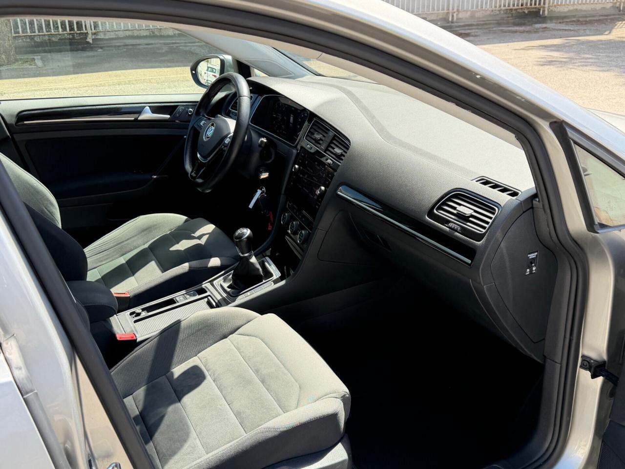 Volkswagen Golf 7.5 Highline virtual cockpit