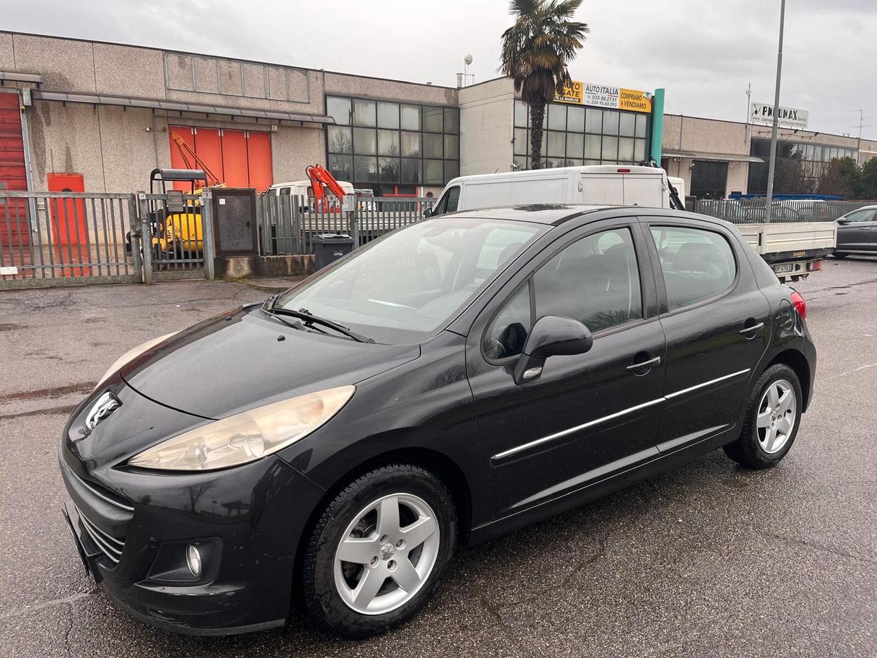 Peugeot 207 1.4 HDi 70CV 5p. X Line