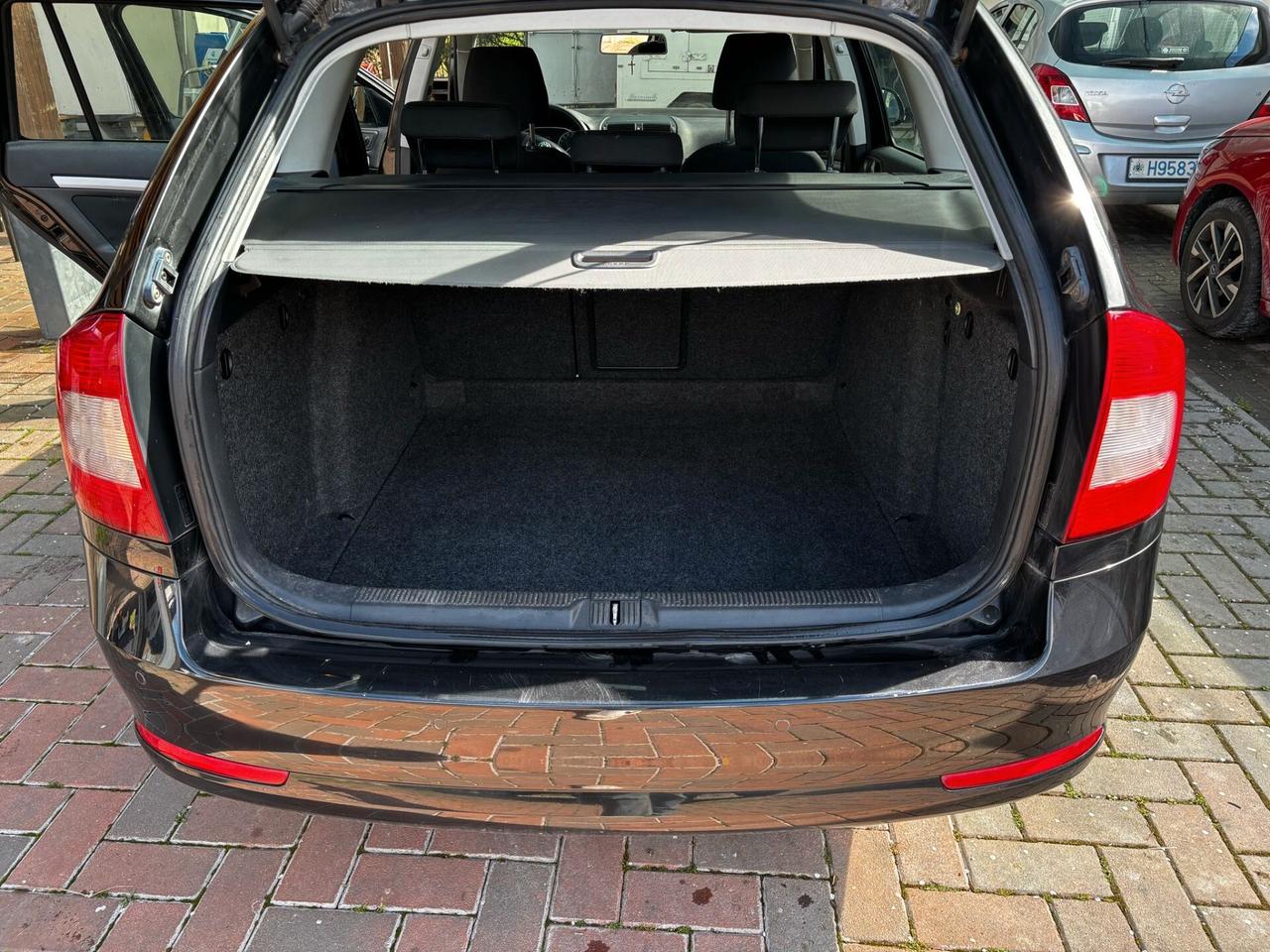 Skoda Octavia 1.6 TDI CR F.AP. Wagon Ambition IDONEA PER NEOPATENTATI PERMUTABILE
