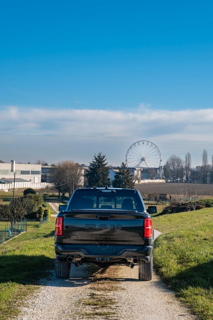 Dodge RAM 1500 LIMITED CREW CAB 4x4 3.0L HO - 2025