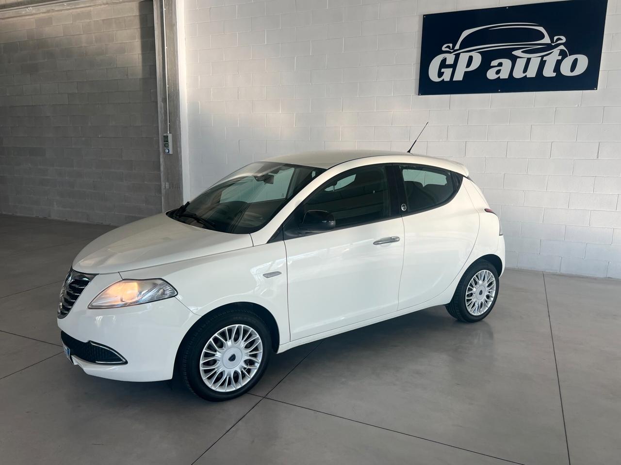 Lancia Ypsilon 1.2 69 CV 5 porte GPL Ecochic Gold OK NEOPATENTATI