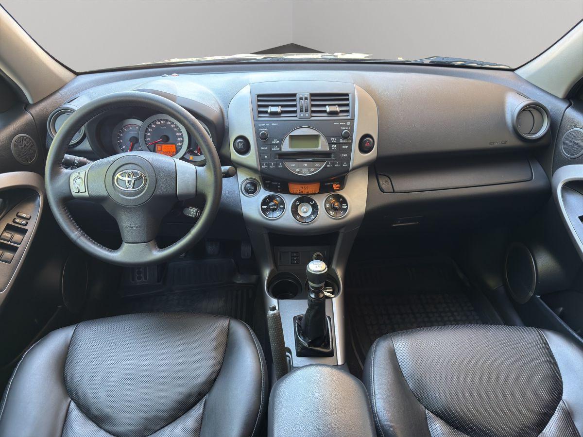 TOYOTA - RAV4 - 2.2 D-Cat 177CV Luxury pelle