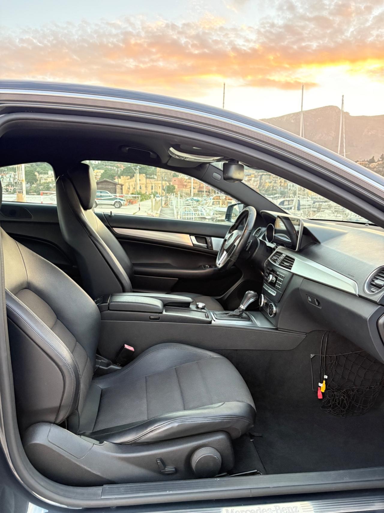 Mercedes-benz C 220 CDI BlueEFFICIENCY Avantgarde