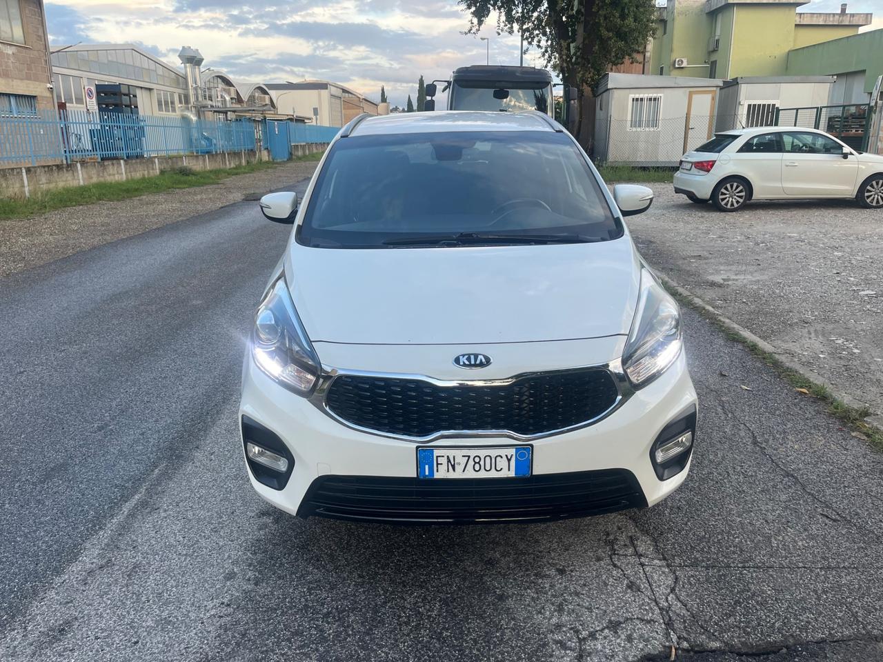 Kia Carens 1.7 CRDi 115 CV Business Class