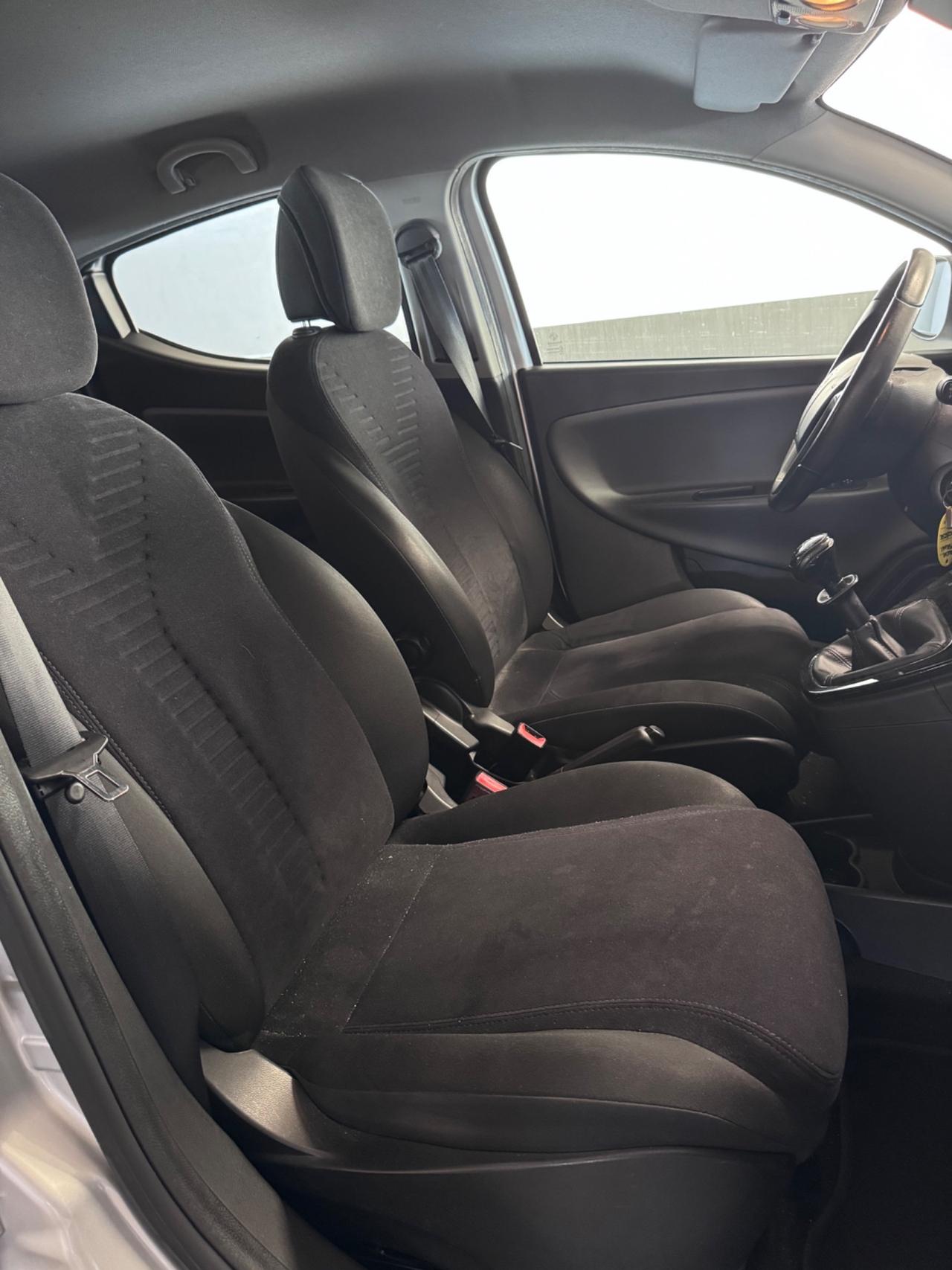 Lancia Ypsilon 1.2 69 CV 5 porte Platinum Euro 6