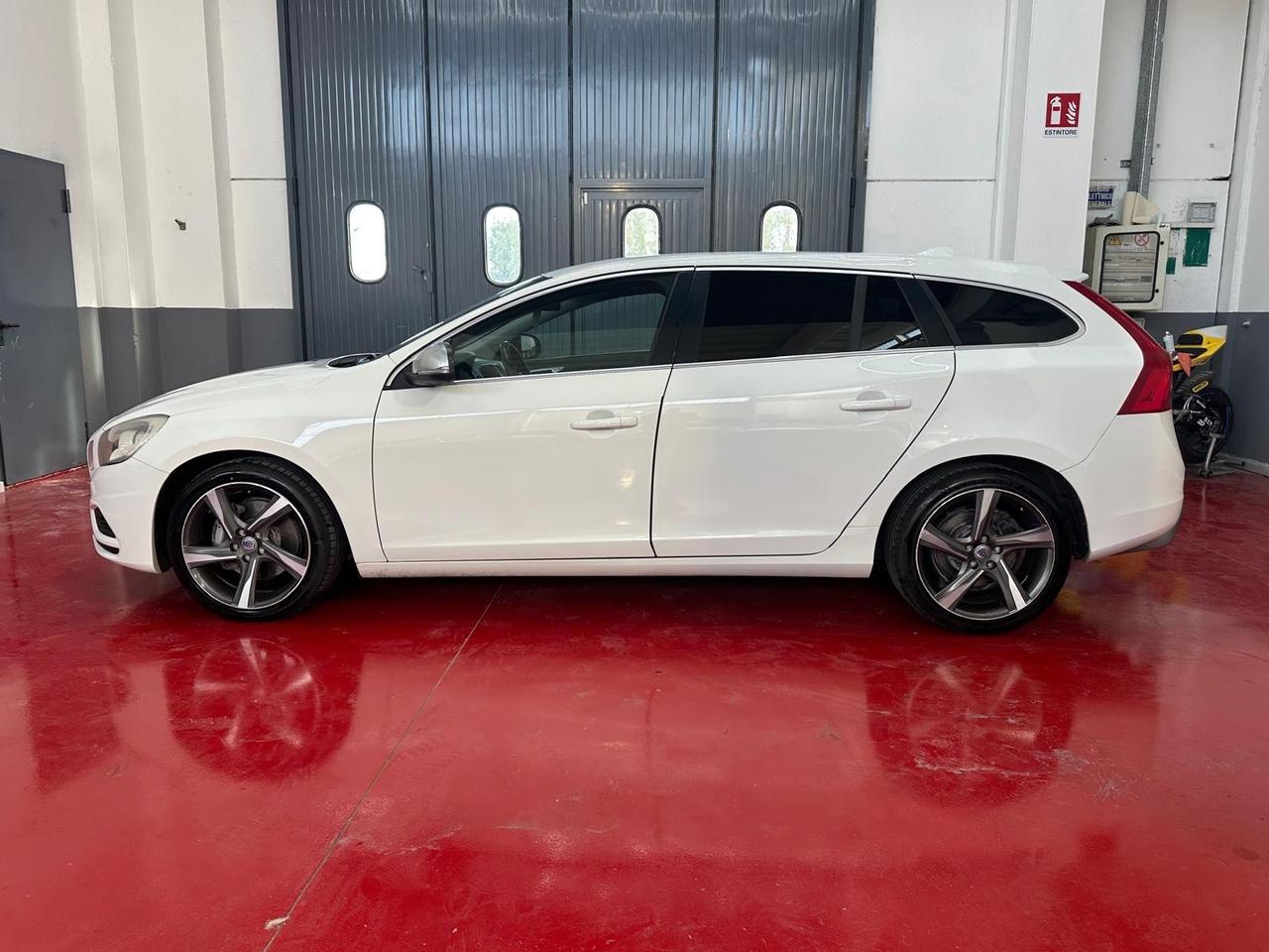 Volvo V60 D5 AWD Geartronic Summum
