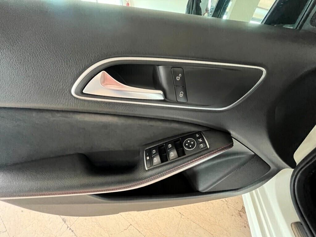 MERCEDES-A 180d Premium my16 - Per Neopatentati
