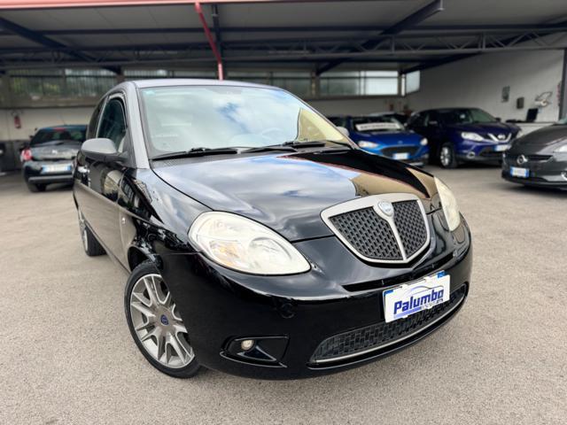 LANCIA Ypsilon 1.4 16V Sport MomoDesign