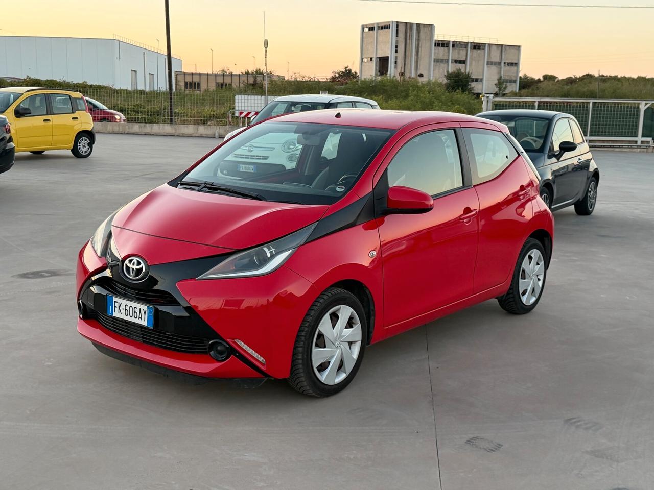 Toyota Aygo 1.0 VVT-i 69 CV 5 porte x-play TSS MMT