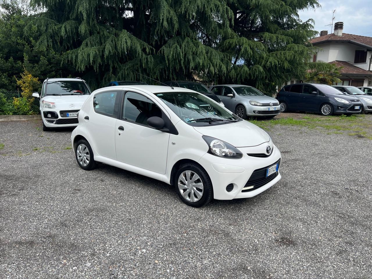 Toyota Aygo 1.0 12V VVT-i 5 porte Active Connect*NAVI*NEOPATENTATI
