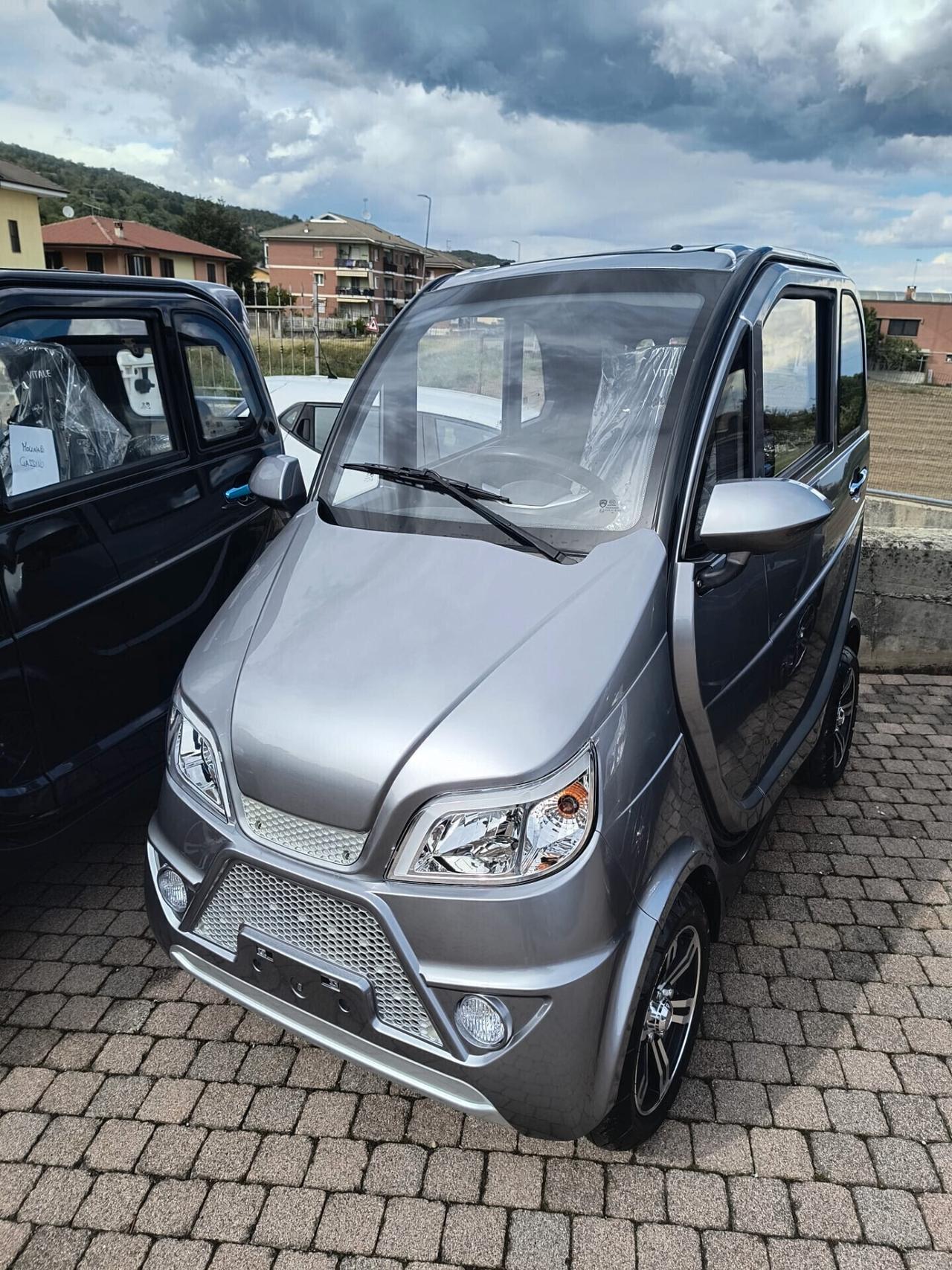 MINI AUTO DISABILI SCOOTER CABINATO ANZIANI