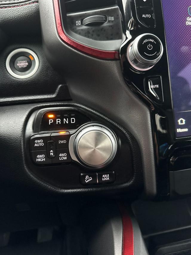 DODGE RAM V8 HEMI CREW CAB - REBEL