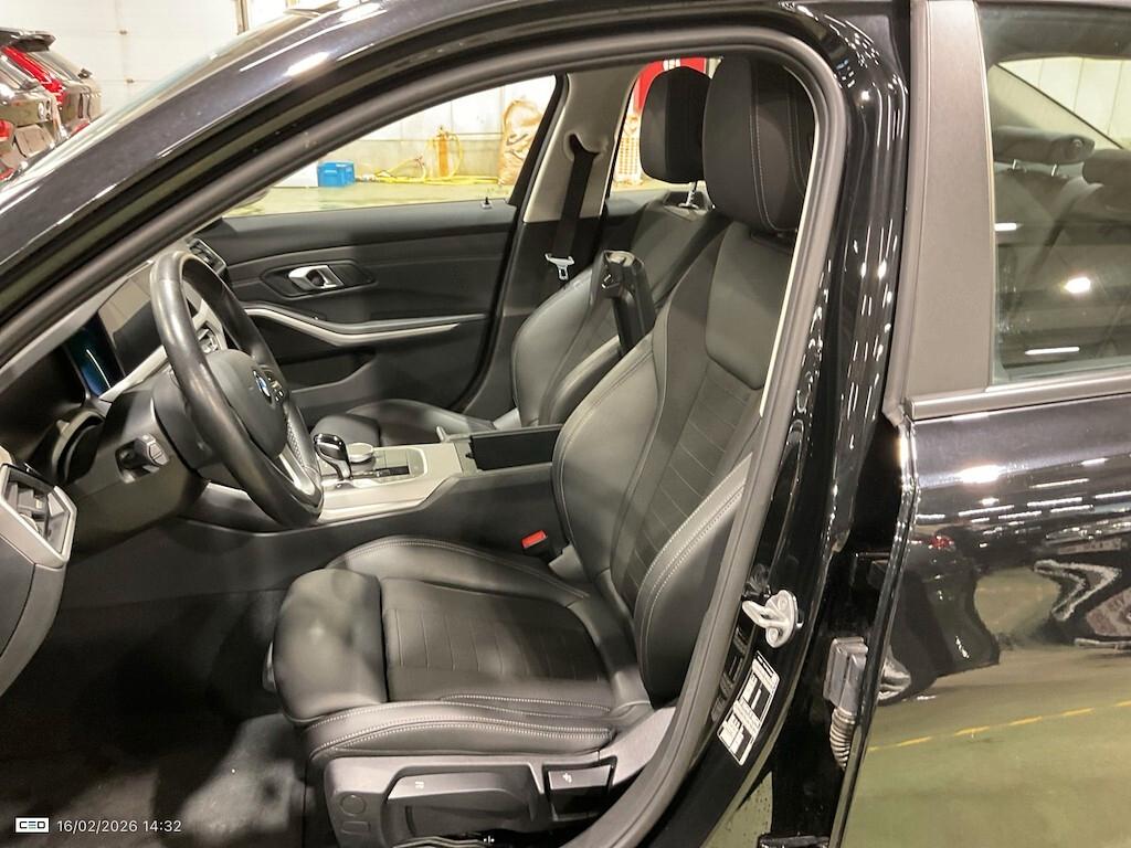 BMW 316D 122CV STEPTRONIC 48V BUSINESS ADVANTAGE ( FARI LED - BMW DIGITAL COCKPIT - PELLE - NAVI - MIRROR - PDC )