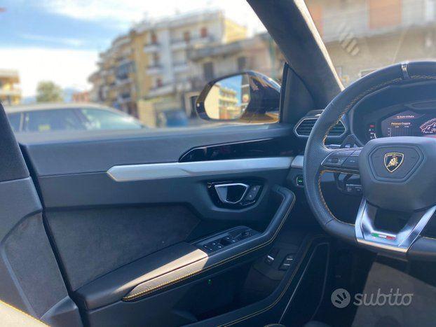 LAMBORGHINI Urus 4.0 V8 650 CV Uff Italy #SuvSport