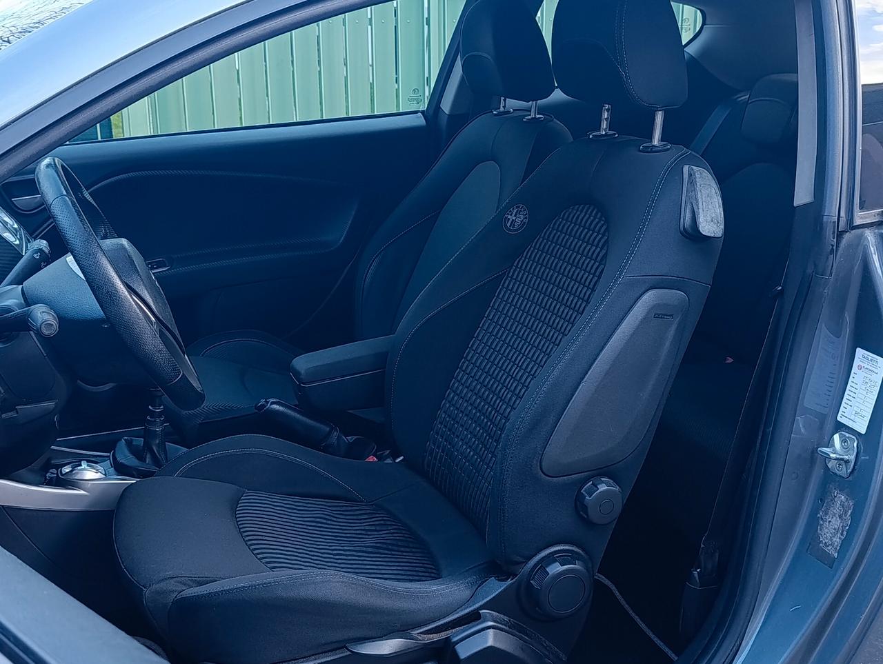 Alfa Romeo MiTo 1.6 JTDm 16V Distinctive Sport Pack