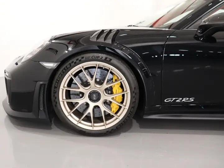 Porsche 911 3.8 GT2 RS