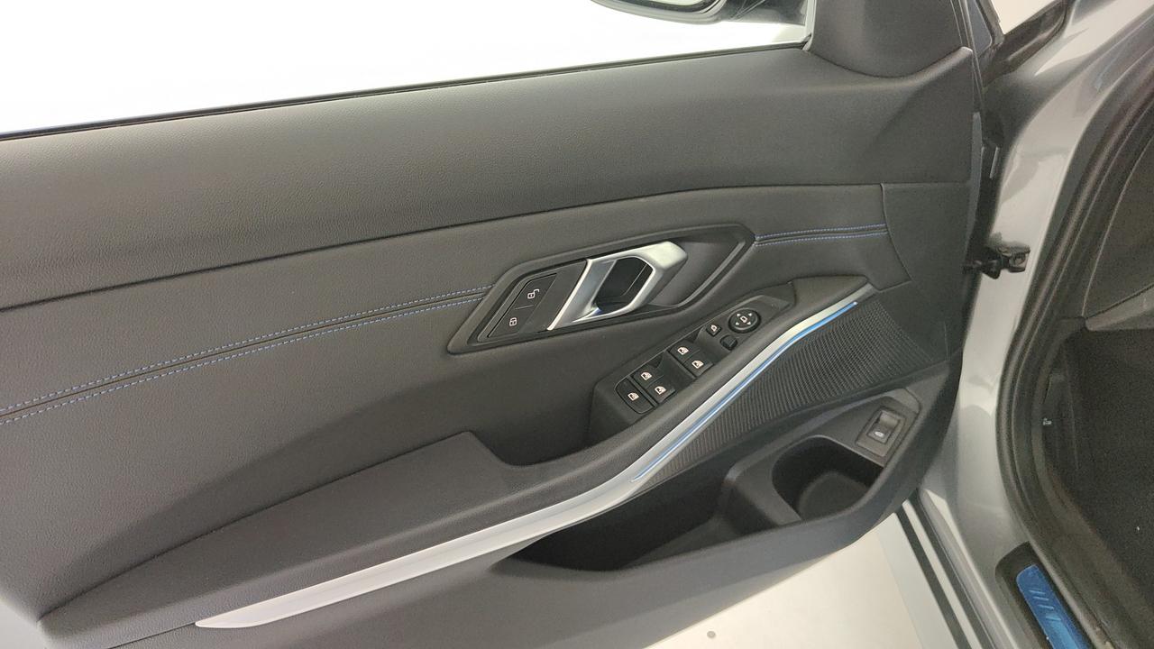 BMW Serie 3 G21 2022 Touring - 320d Touring mhev 48V xdrive MSport auto