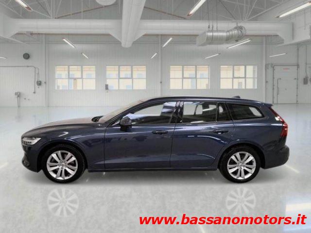 VOLVO V60 B4 (d) Geartronic Momentum Business IN ARRIVO