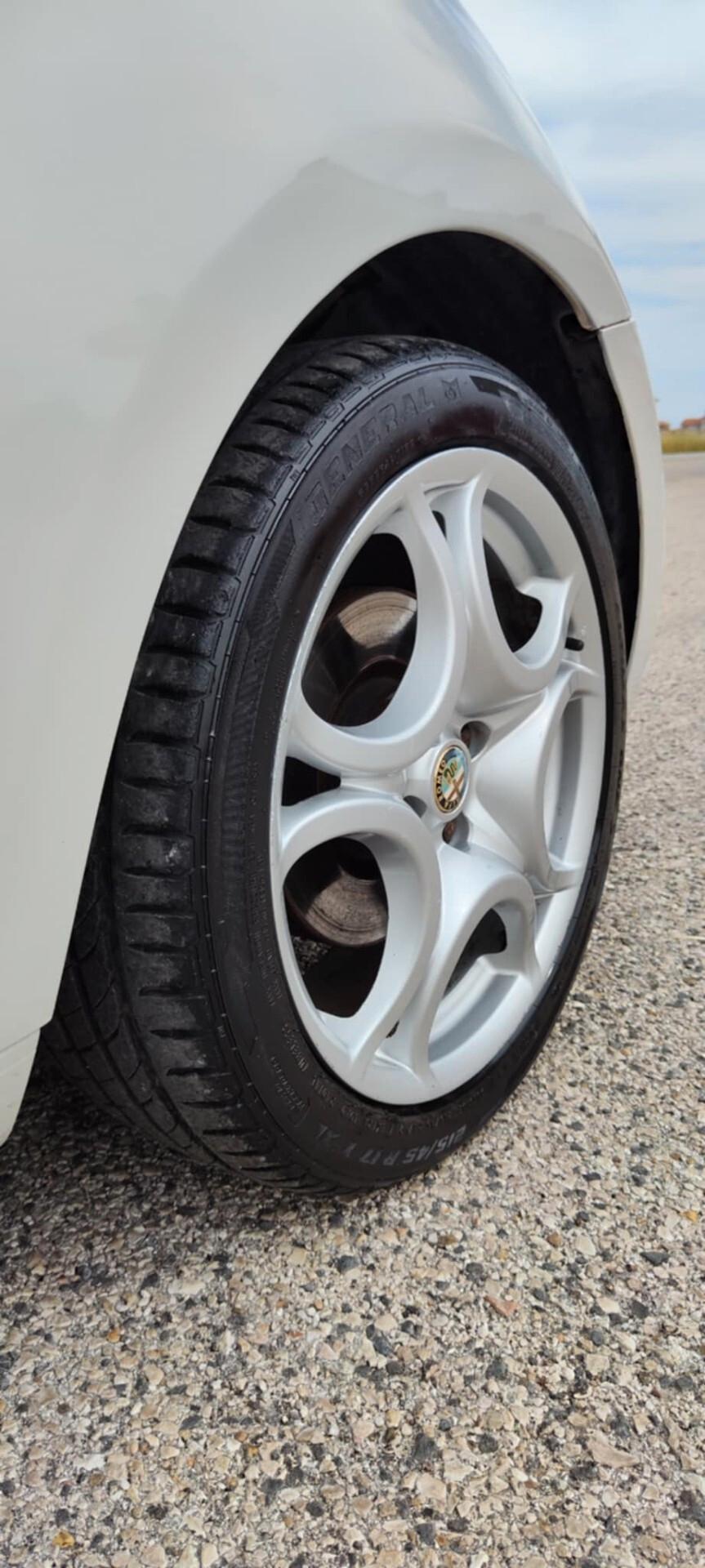 Alfa Romeo MiTo 1.3 JTDm 16V 90 CV Distinctive Sport Pack