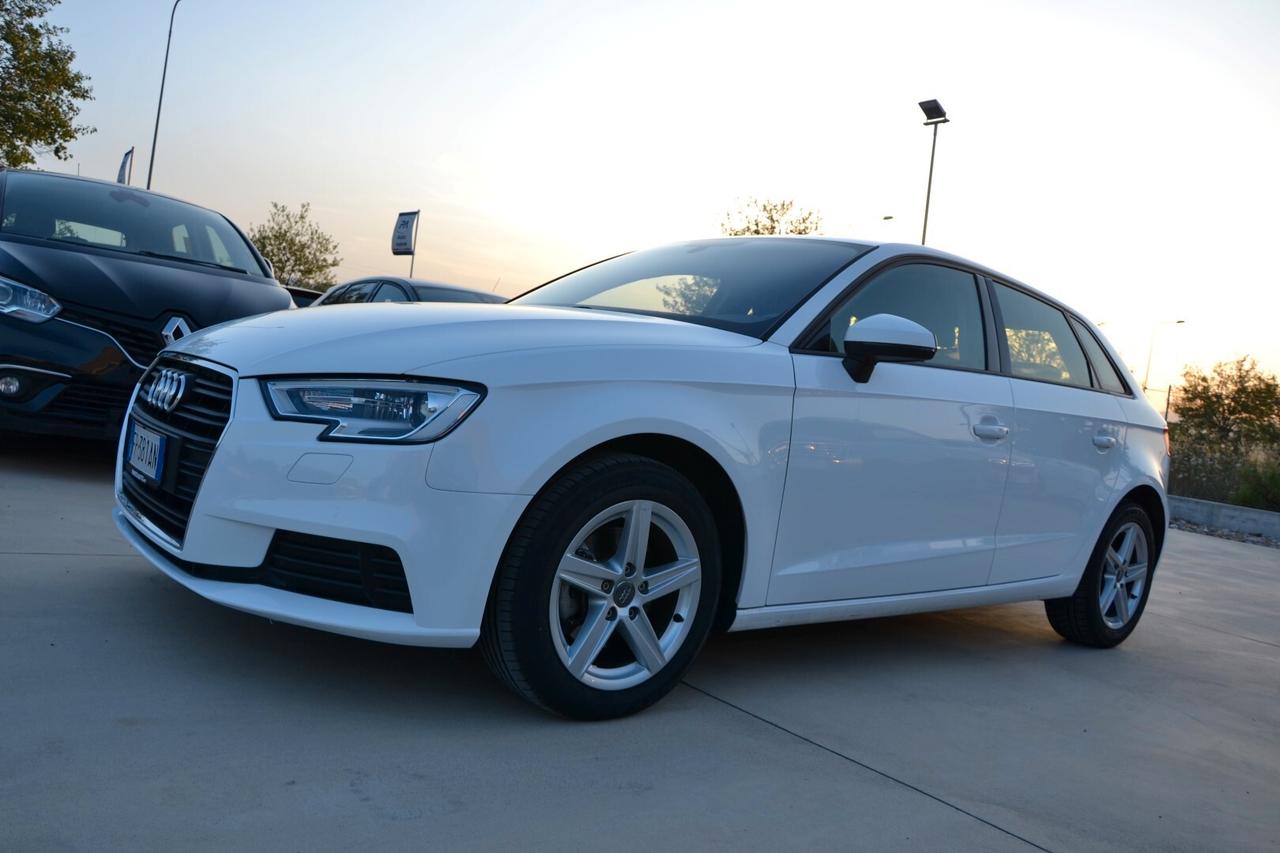 AUDI A3 2.0 TDI S-Tronic Business SB '18