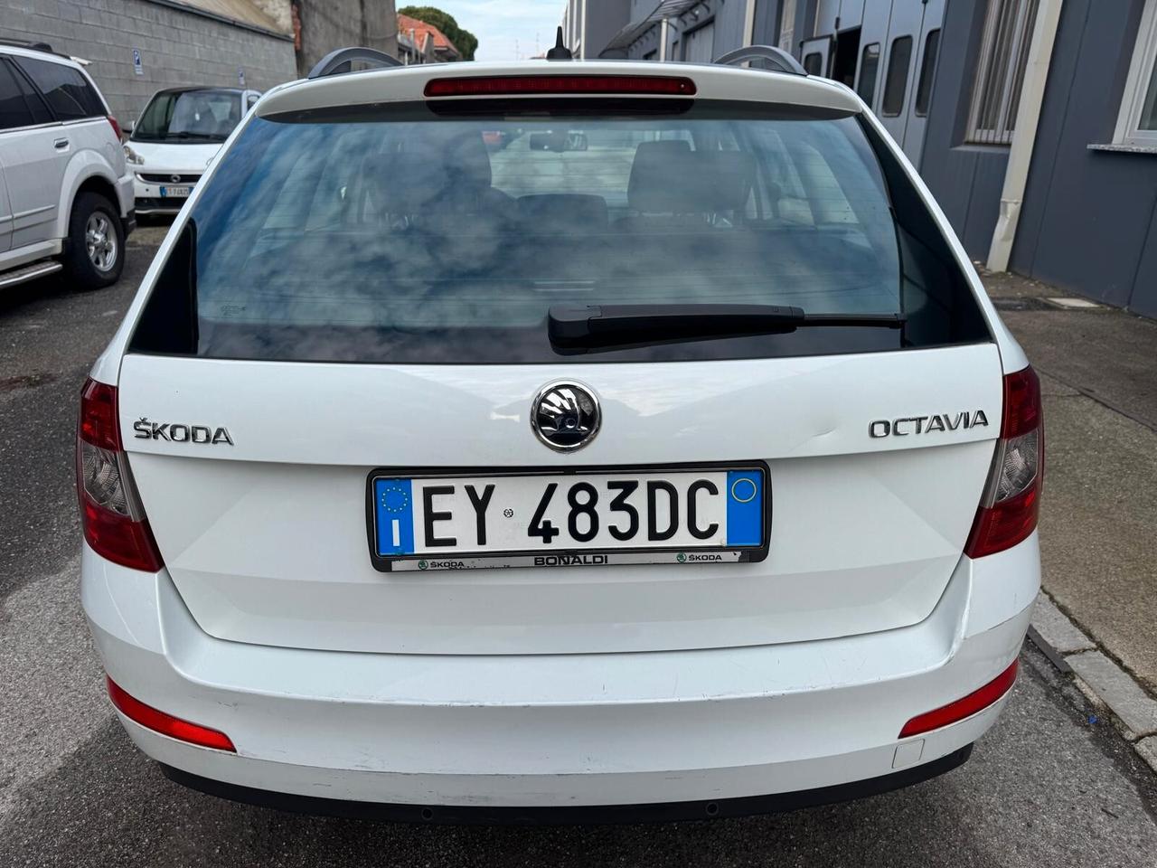 Skoda Octavia 1.6 TDI CR 105 CV DSG Elegance*EURO5B*NAVI