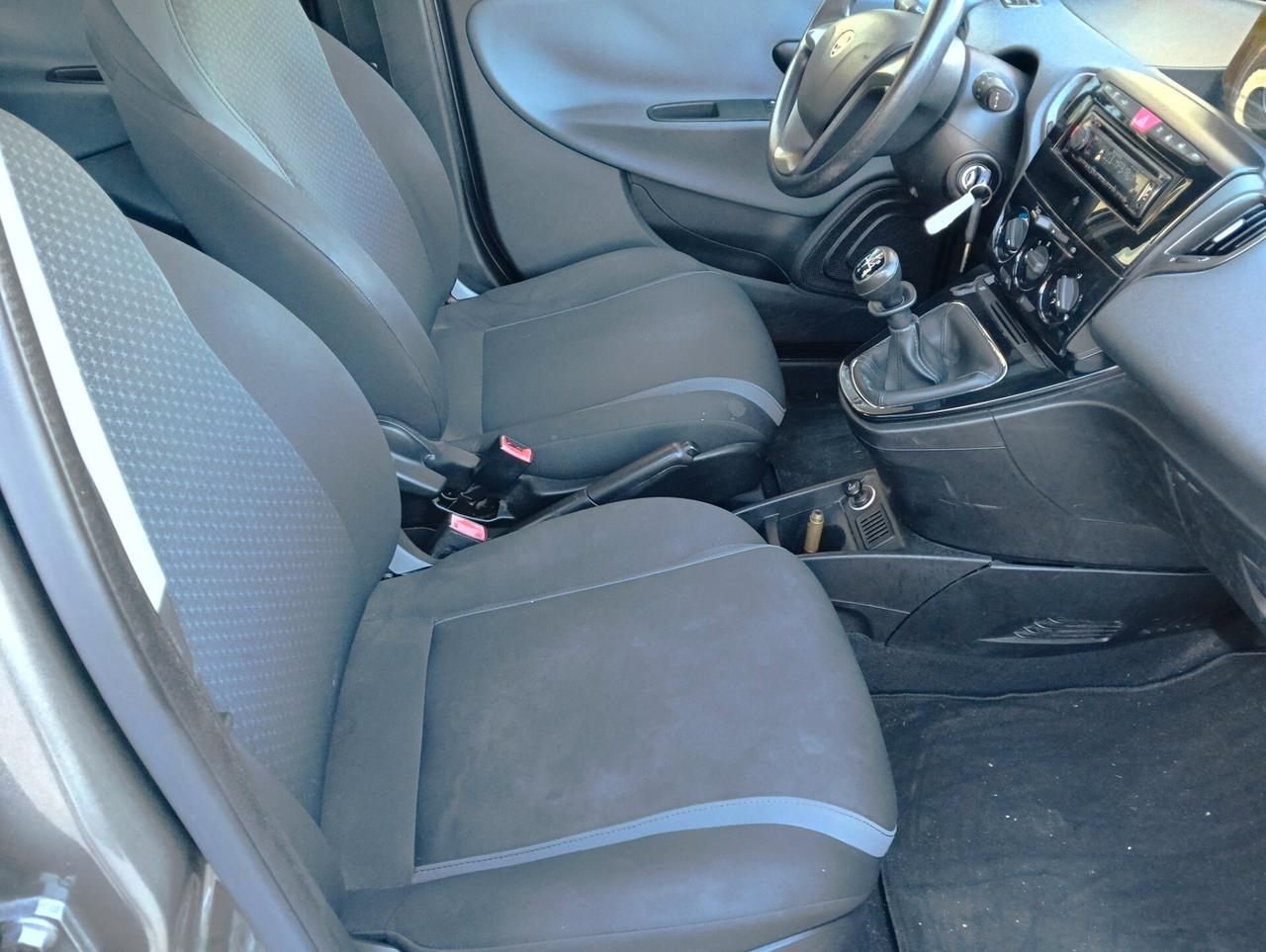 Lancia Ypsilon 1.2 69 CV 5 porte GPL Ecochic garanzia 12 mesi