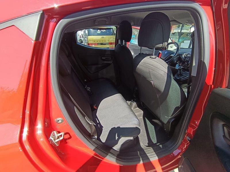 Lancia Ypsilon Ypsilon 1.0 firefly hybrid Silver s&s 70cv 5p.ti