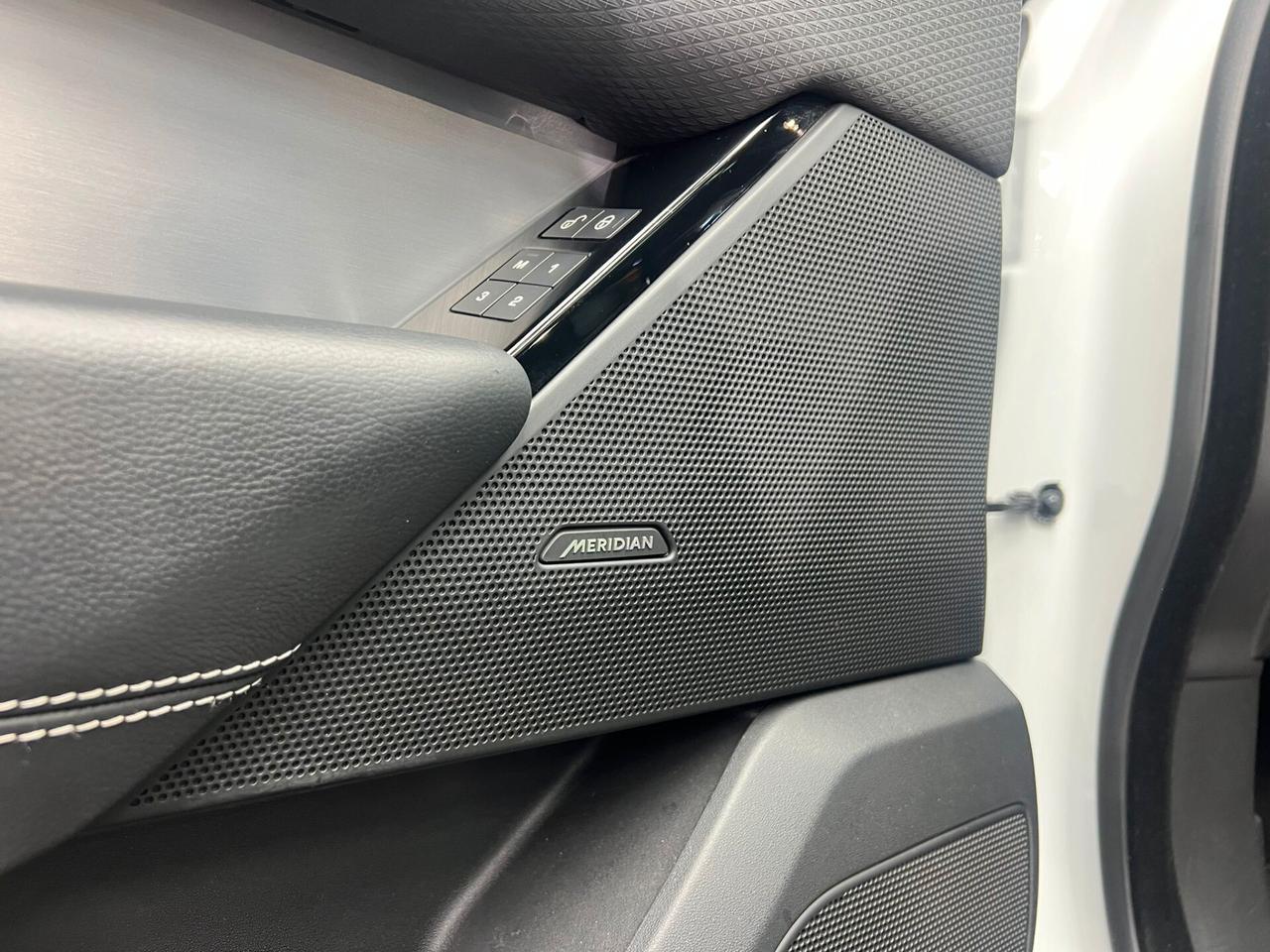 Land Rover Range Rover Velar 2.0d R-Dynamic HSE 180cv(400)