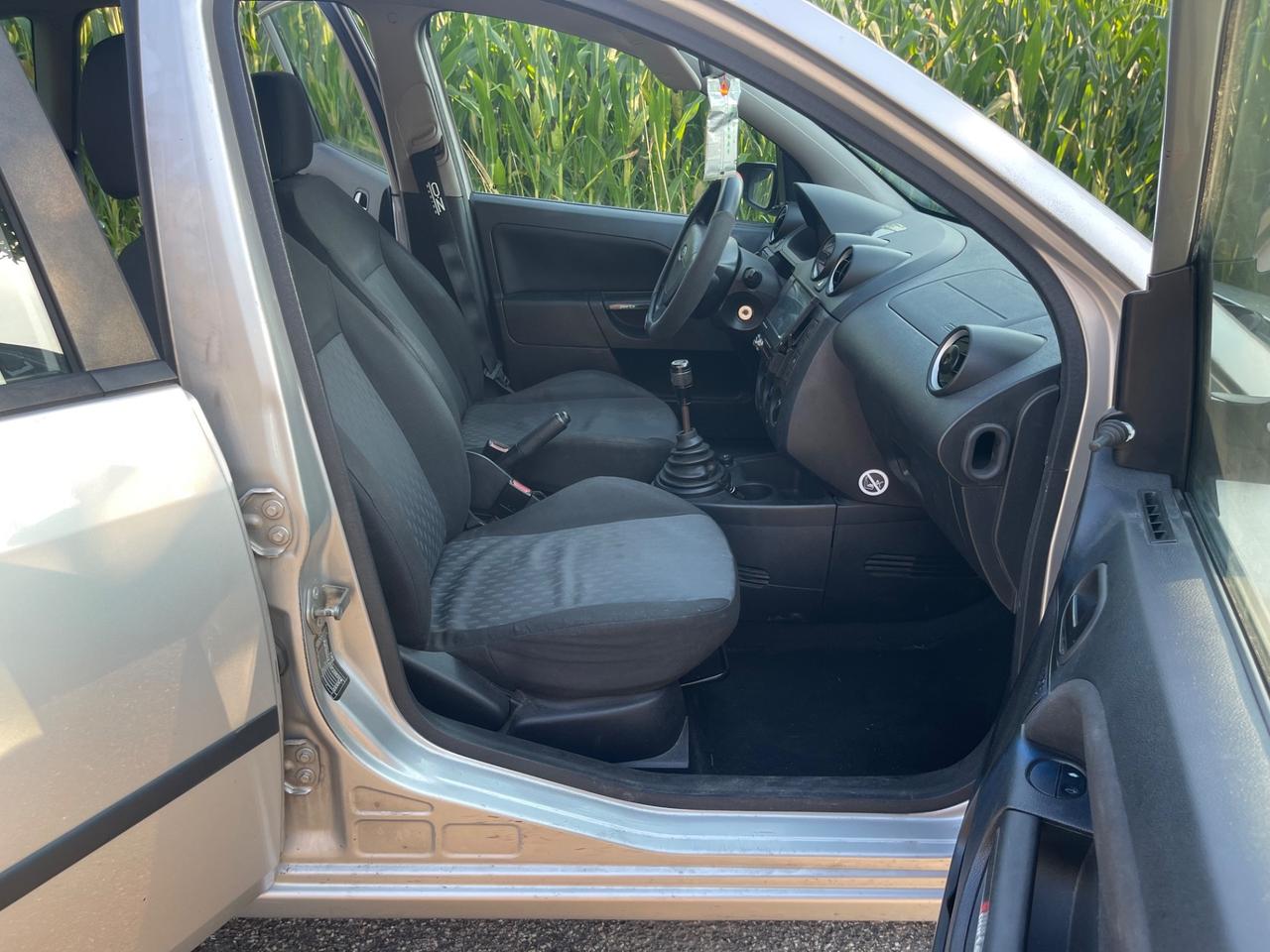Ford Fiesta 1.2 16V 5p. Ambiente