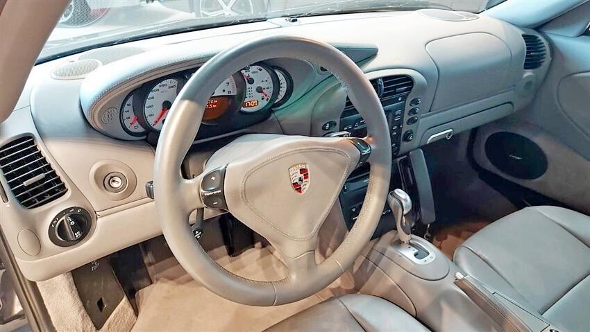 Porsche 911 Turbo cat Coupé