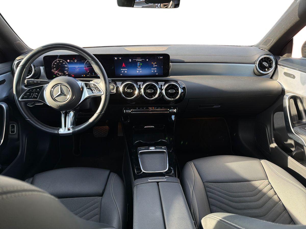 Mercedes-Benz CLA Shooting Brake 180 d Progressive Advanced Plus auto