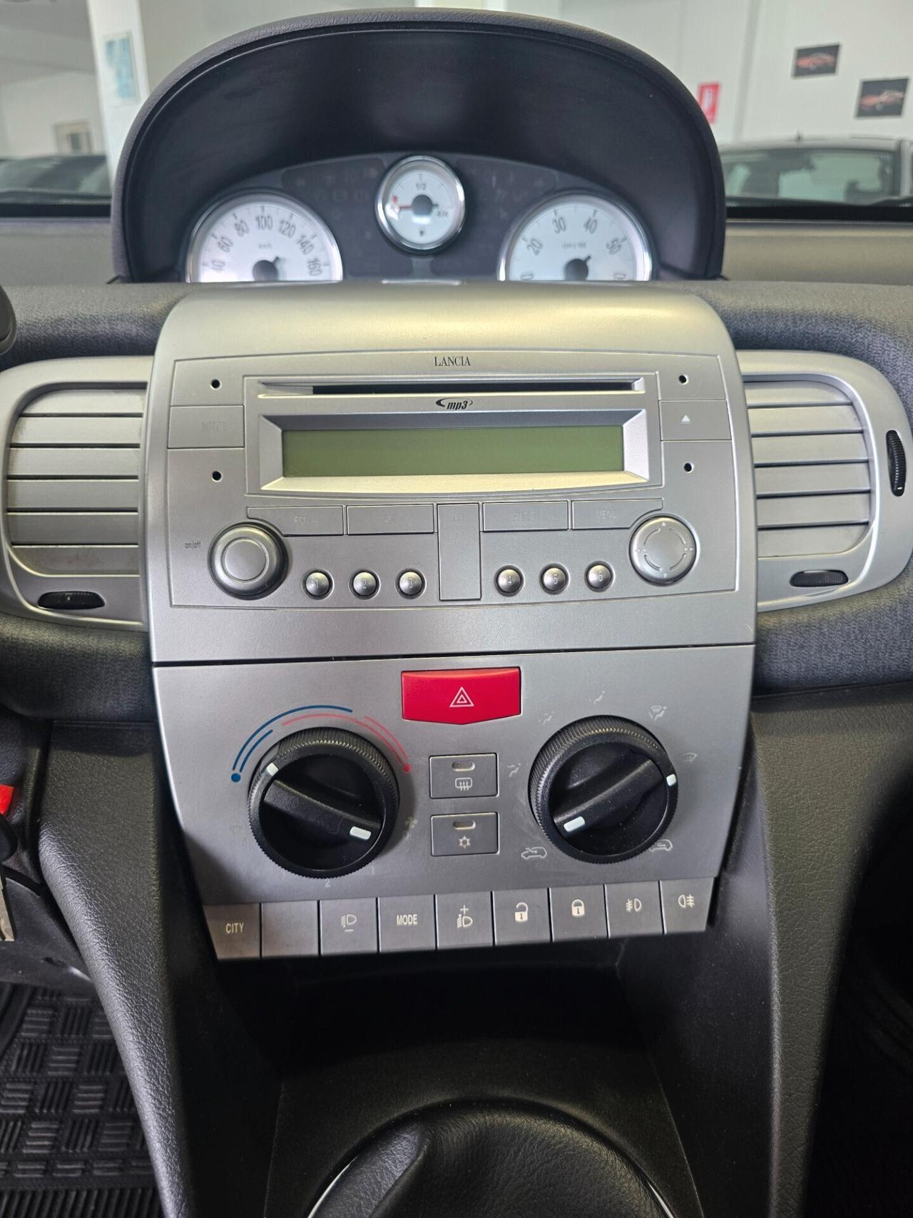 Lancia Ypsilon 1.3 MJT 75 CV Platinum