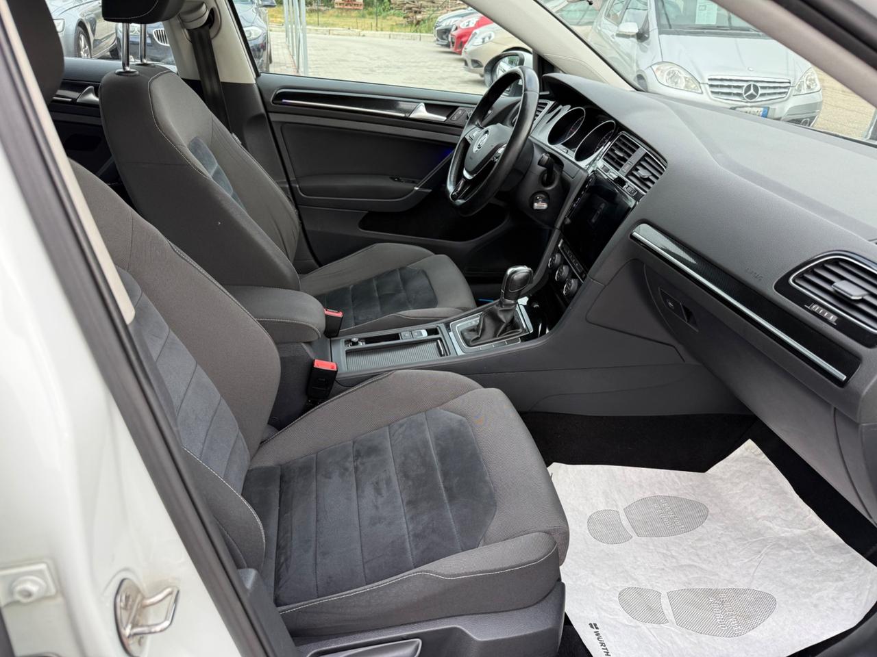 Volkswagen Golf 1.6 TDI DSG 5p. Highline