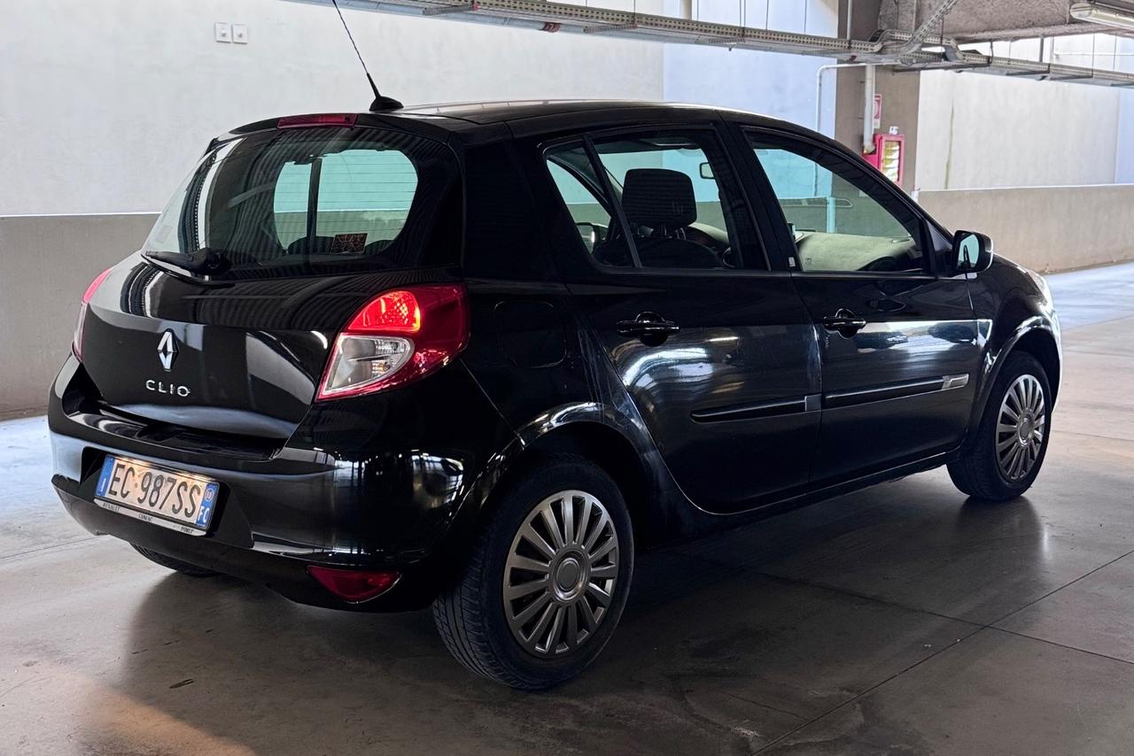 Renault Clio 1.2 16V 5 porte Dynamique