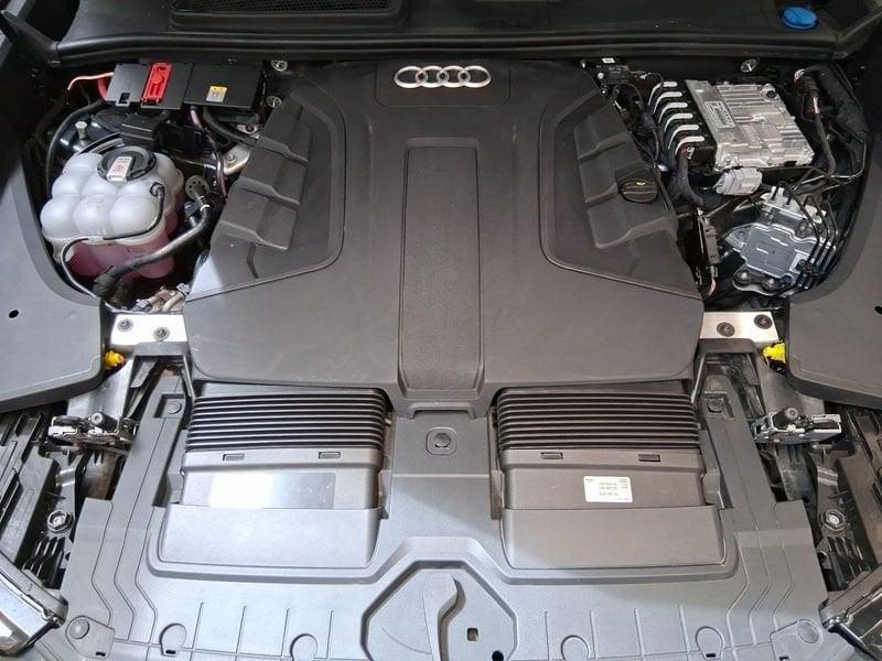 Audi Q8 50 TDI 210kW quattro tip. S Line Edition