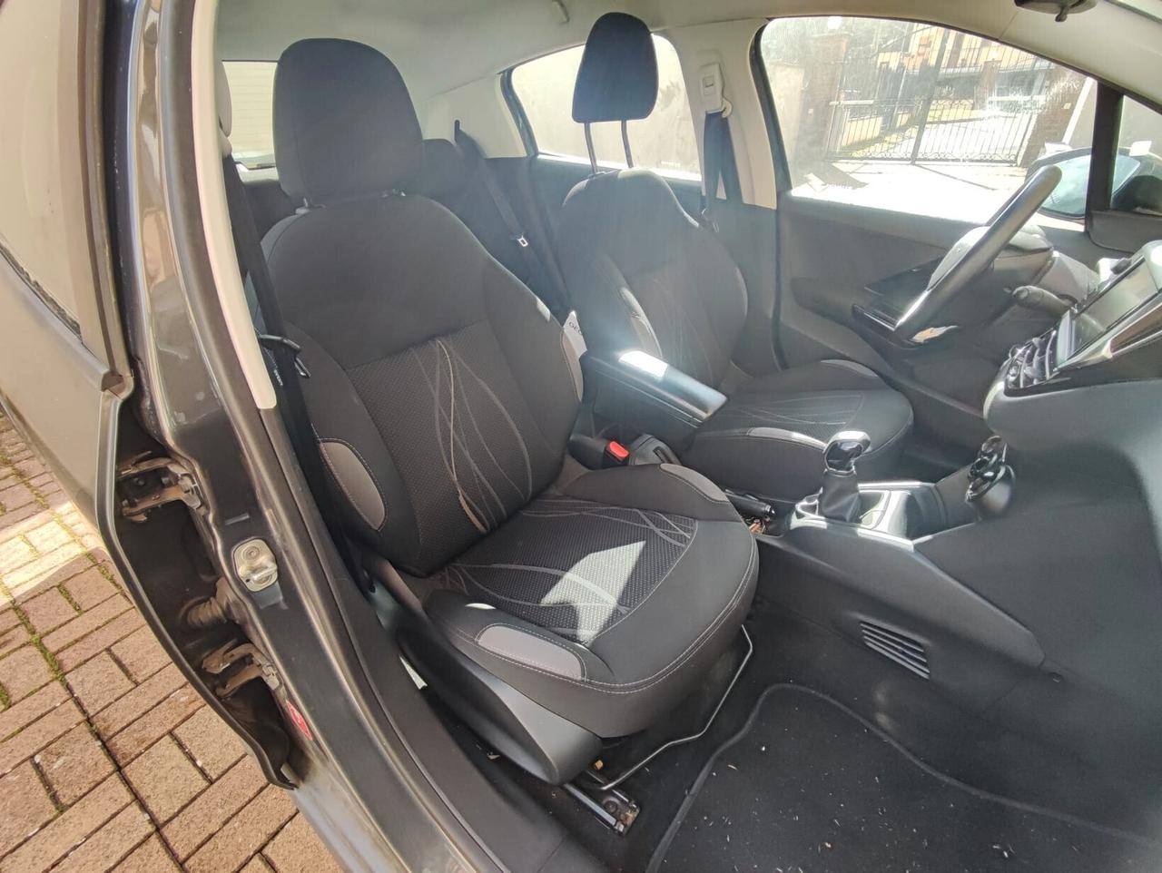 Peugeot 208 PureTech 82 5 porte Allure