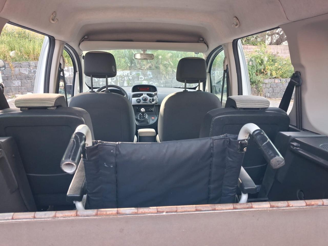 Renault Kangoo Pianale ribassato con rampa disabili in carrozzina