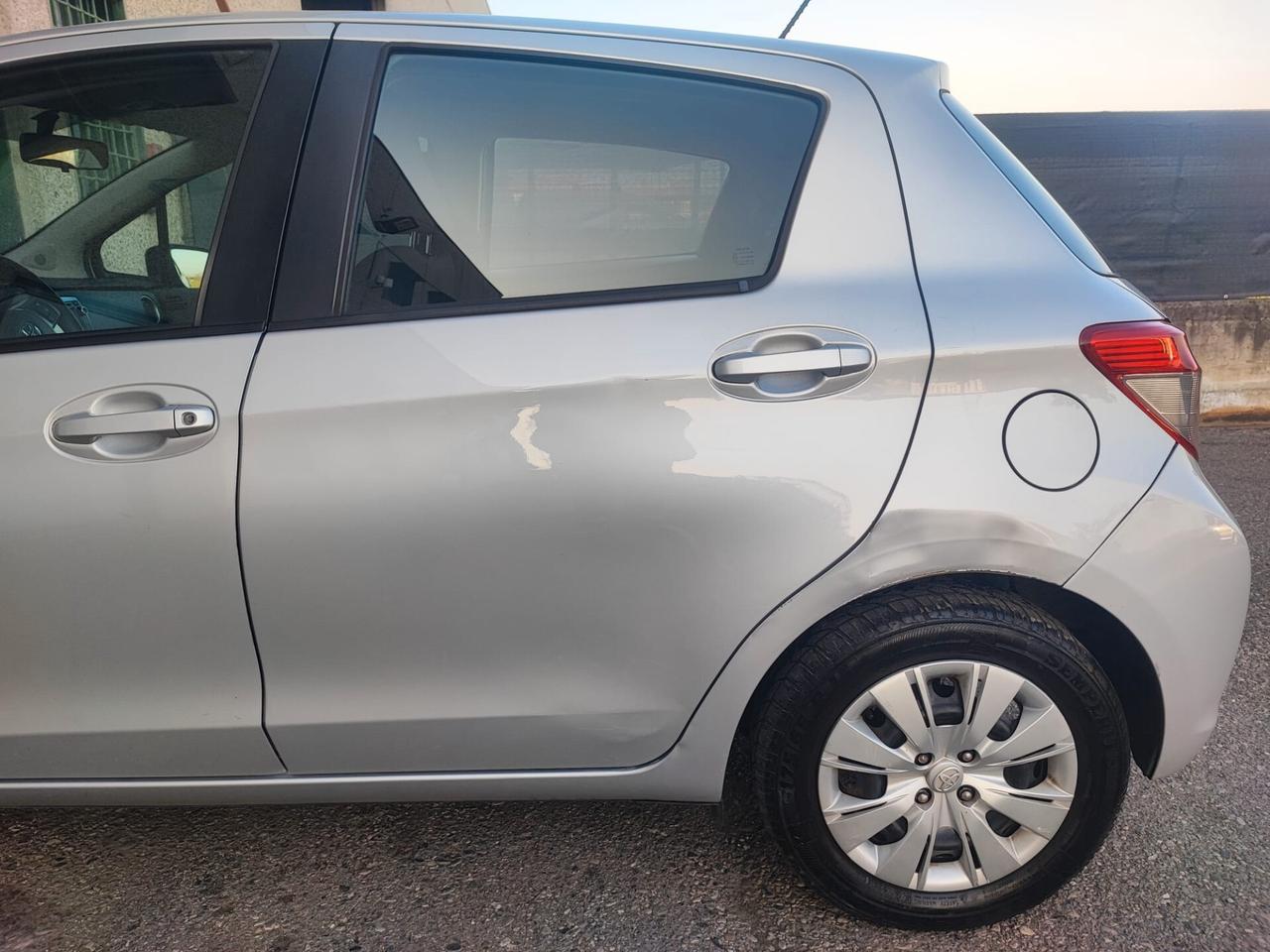 Toyota Yaris 1.0 5 porte BENZINA NEOPATENTATI 2013